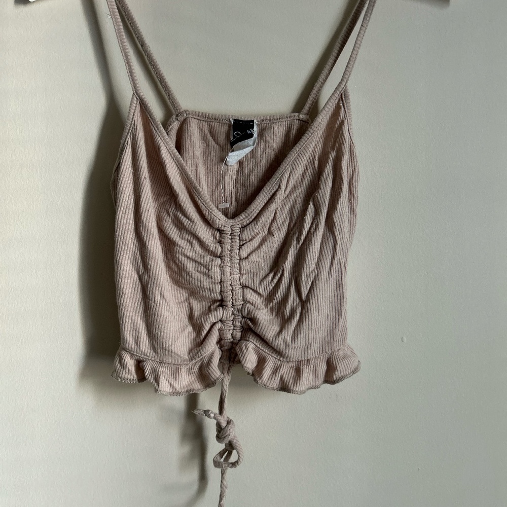 Beige tank top with scrunch